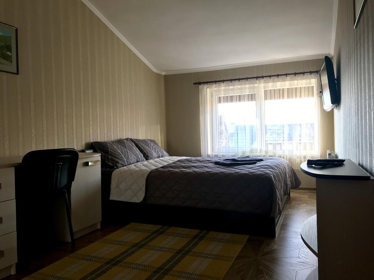 Panoramic View Top Floor Apartment In The City Center Мукачево Экстерьер фото